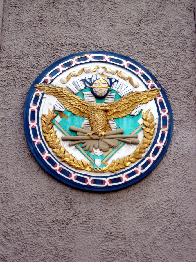 Seal from the press entrance